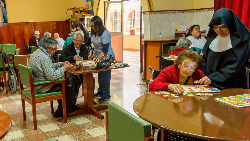 4. ¿Qué valoraciones tienen las residencias de la Congregación Hermanitas Ancianos Desamparados en España?