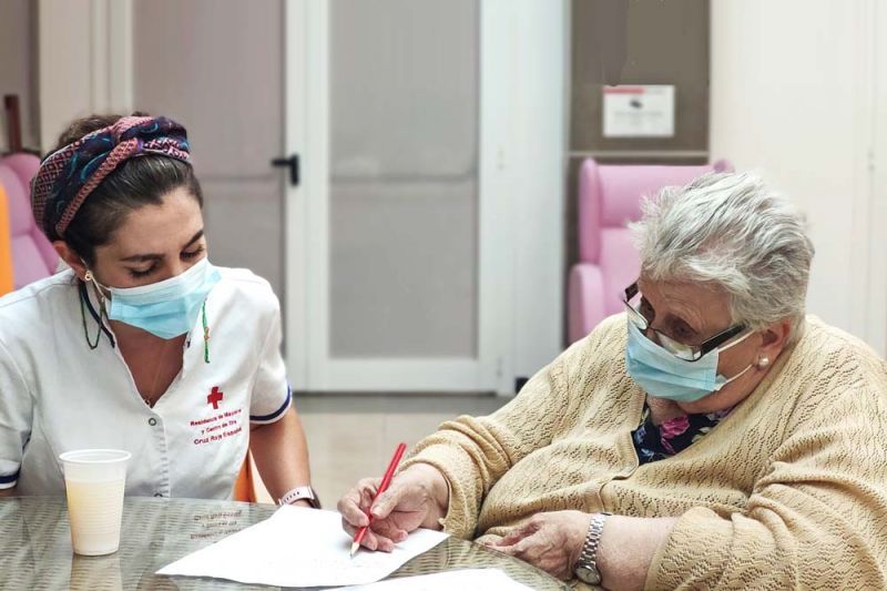 2. ¿Qué servicios y comodidades ofrece la residencia a sus residentes?